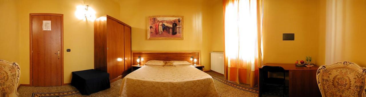 La Luna Guest House Florence Exterior photo